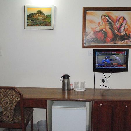 Geetco Hotel Jalor Екстер'єр фото