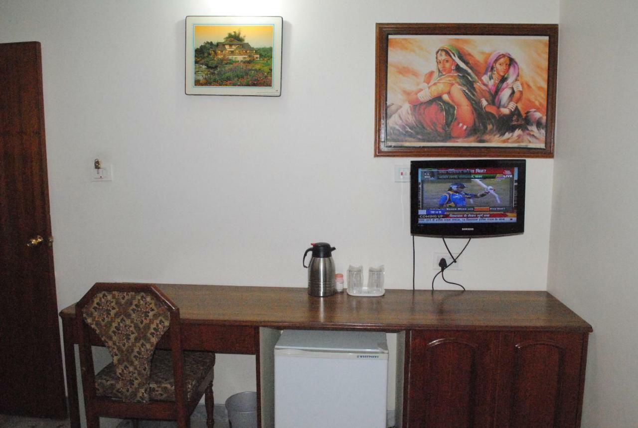 Geetco Hotel Jalor Екстер'єр фото