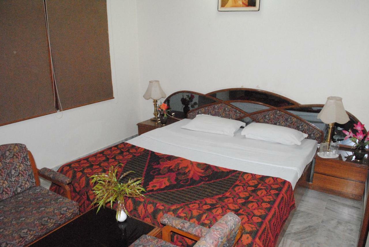 Geetco Hotel Jalor Екстер'єр фото
