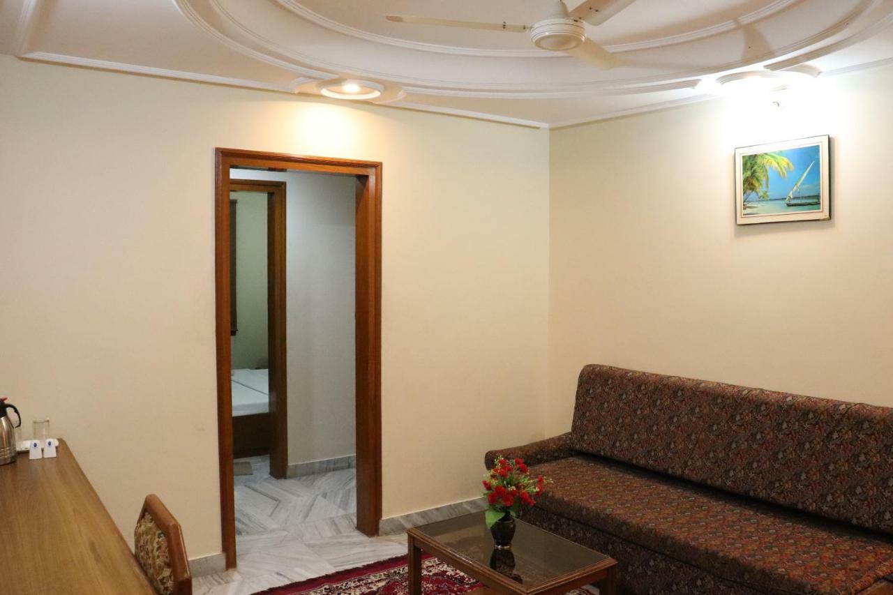 Geetco Hotel Jalor Екстер'єр фото