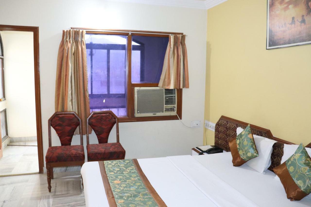 Geetco Hotel Jalor Екстер'єр фото