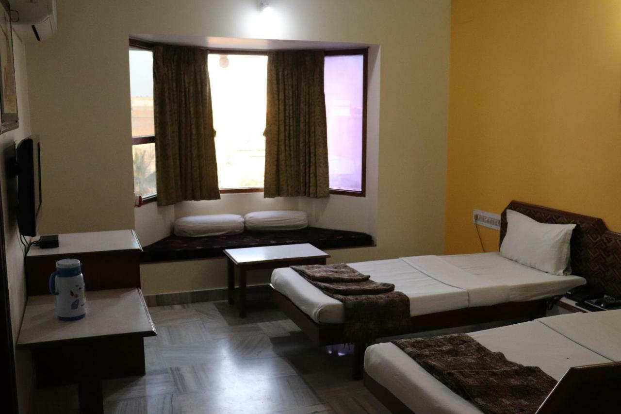 Geetco Hotel Jalor Екстер'єр фото