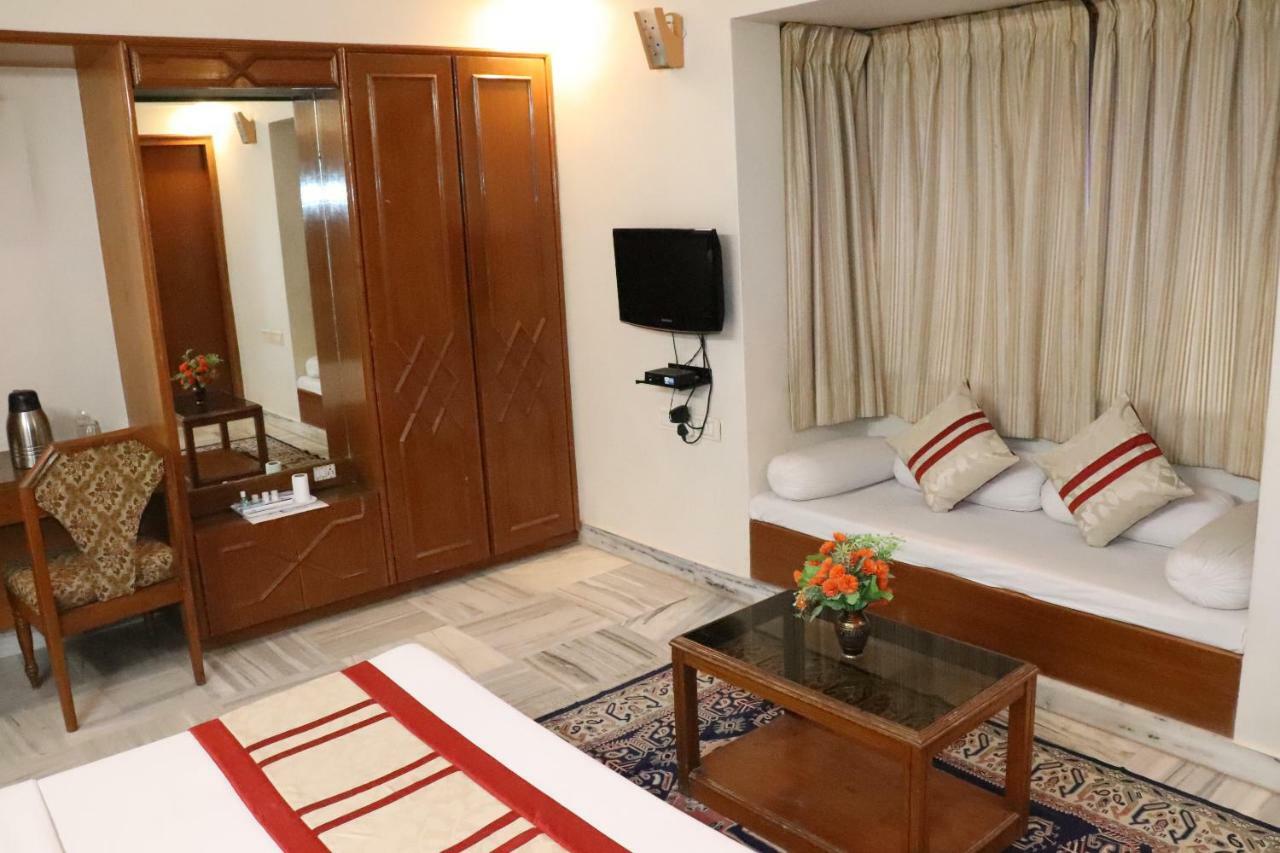 Geetco Hotel Jalor Екстер'єр фото