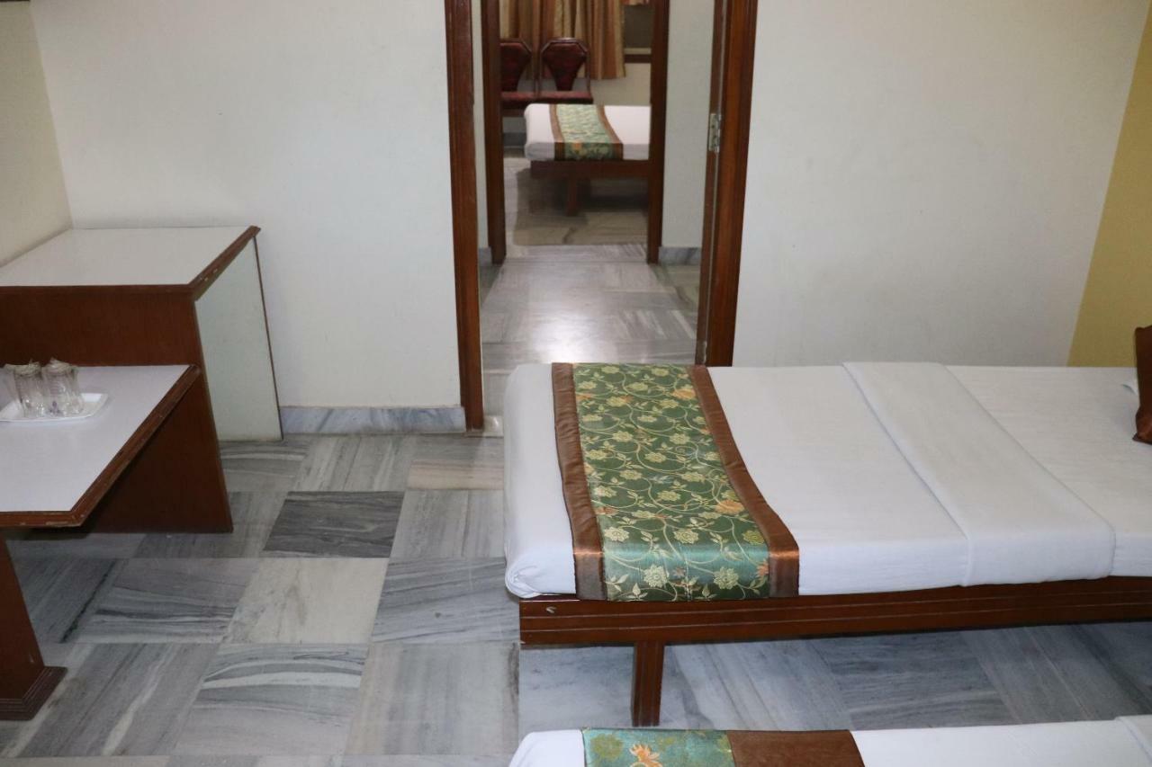 Geetco Hotel Jalor Екстер'єр фото
